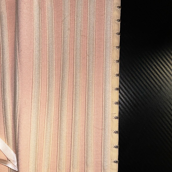 Corset - Picture 4 of 7